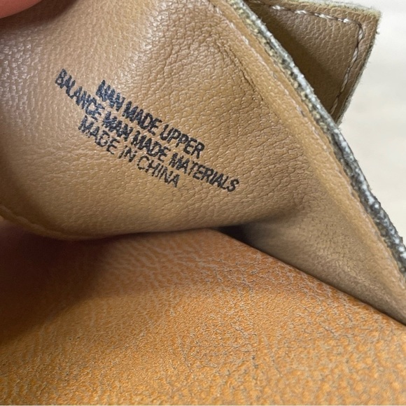 BOC Born Concept Size 9 Gold/Tan Two Strap Sandals Slip Ons Adjustable Straps - Picture 12 of 12